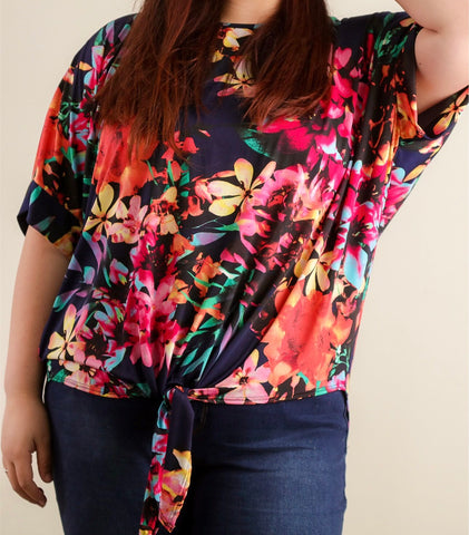 Plus navy floral tie hem top