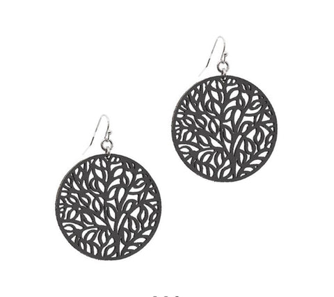 Earrings round leather filigree cutout