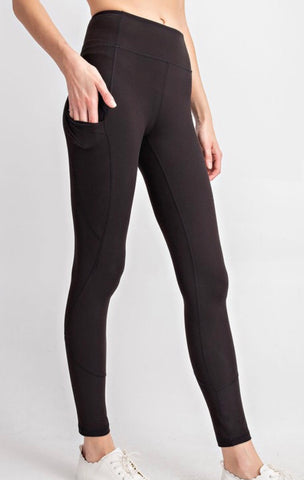 Yoga pants with pockets