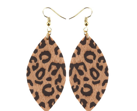 Earrings oval shaped leather