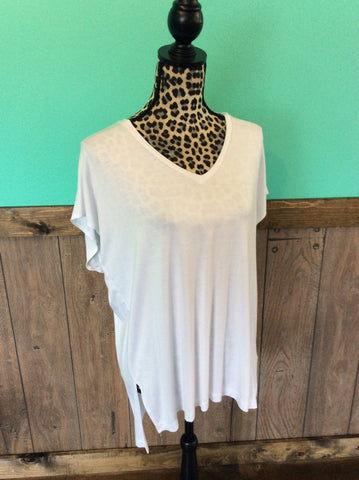 White v-neck top