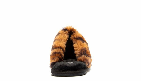 Black/leopard fuzzy slipper